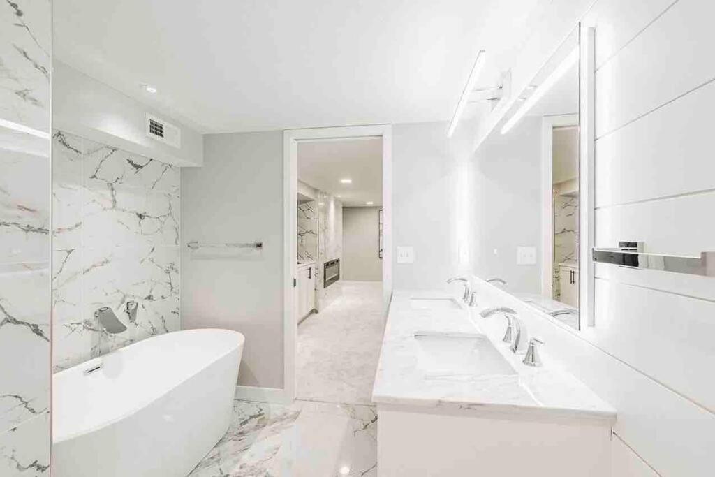 Beautiful Luxury Home Freshly Renovated With Big Yard, Seating & Grill Pad Cottage Grove Kültér fotó