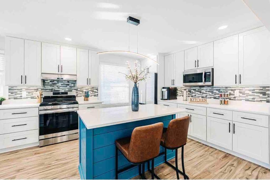 Beautiful Luxury Home Freshly Renovated With Big Yard, Seating & Grill Pad Cottage Grove Kültér fotó