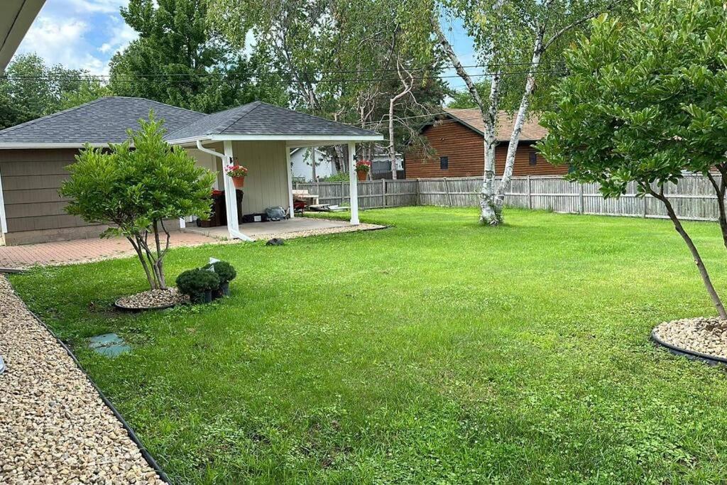 Beautiful Luxury Home Freshly Renovated With Big Yard, Seating & Grill Pad Cottage Grove Kültér fotó